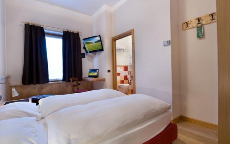 Hotel Alegra - Via Saroch 1274b - Room - Easy 1