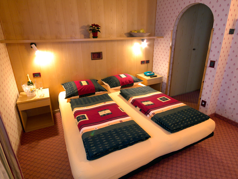 Hotel Astra - Via Saroch, N. 606, Livigno 23041 - Room - Comfort 1