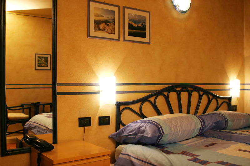Hotel Astra - Via Saroch, N. 606, Livigno 23041 - Room - Special 1
