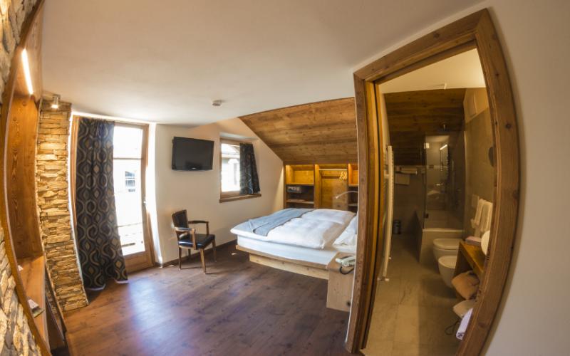 Hotel Bivio - Via Plan N.422a, Livigno 23041 - Room - New Alpine style 1
