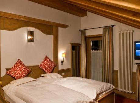 Hotel Bivio - Via Plan N.422a, Livigno 23041 - Room - Romantik 1