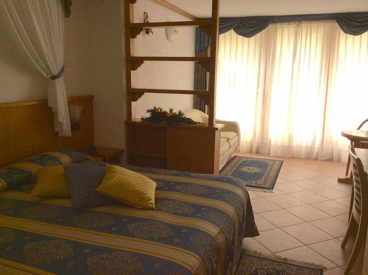 Hotel Bucaneve - Via SS 301 N.194, Livigno 23041 - Room - Junior suite 1