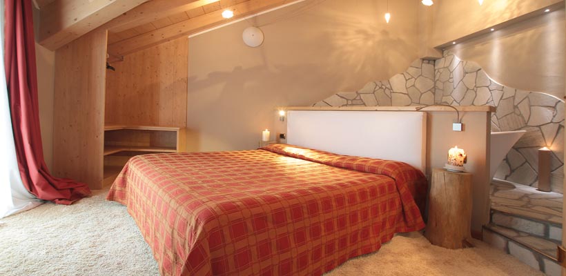 Hotel Cristallo - Via Rin, 232 - Room - Suite 1