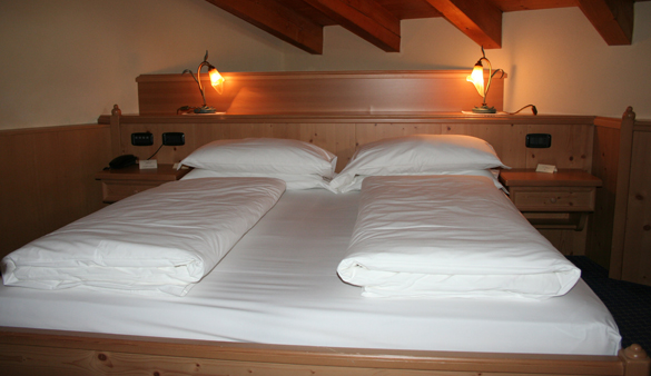 Hotel Flora - Via Tagliede N.98, Livigno 23041 - Room - Junior Suite 1