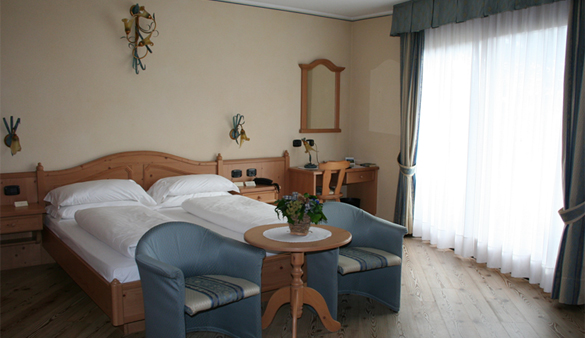Hotel Flora - Via Tagliede N.98, Livigno 23041 - Room - Superior 1