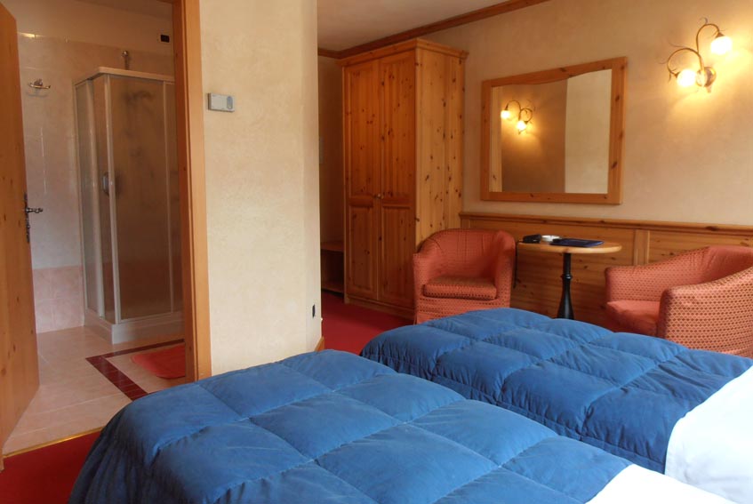 Hotel La Pastorella - Via Plan N.330, Livigno, 23041 - Room - Standard  1
