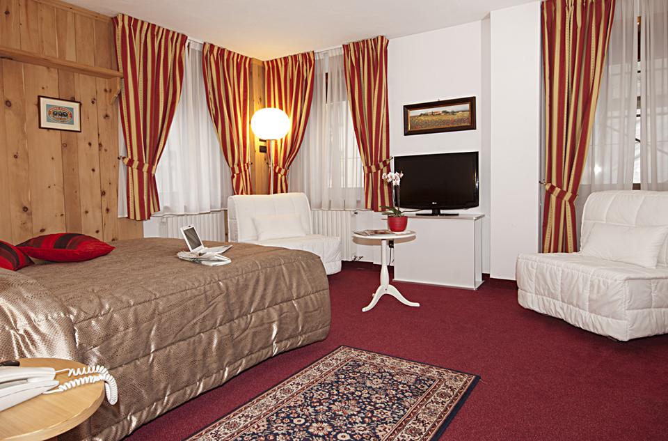 Hotel Livigno - Via Ostaria N.573, Livigno 23041 - Room - Junior Suite 1
