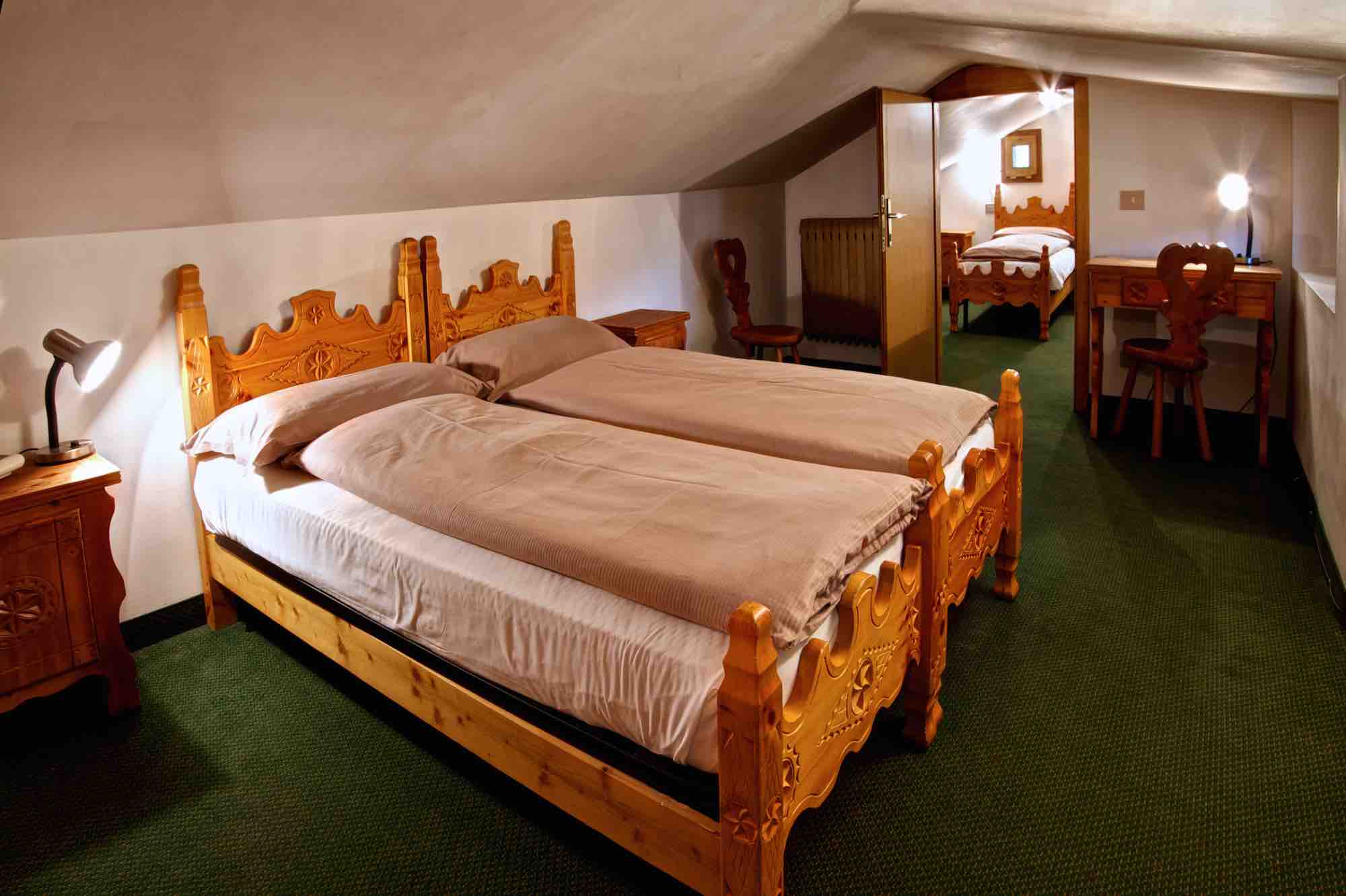 Hotel Loredana - Via Teola N.105, Livigno 23041 - Room - Standard  5