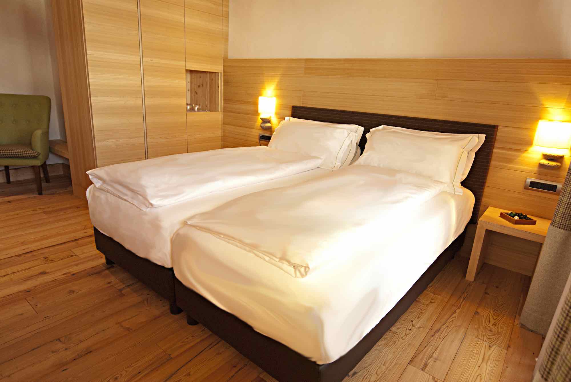 Hotel Larice - Via Botarel 40, Livigno 23041 - Room - Comfort 1