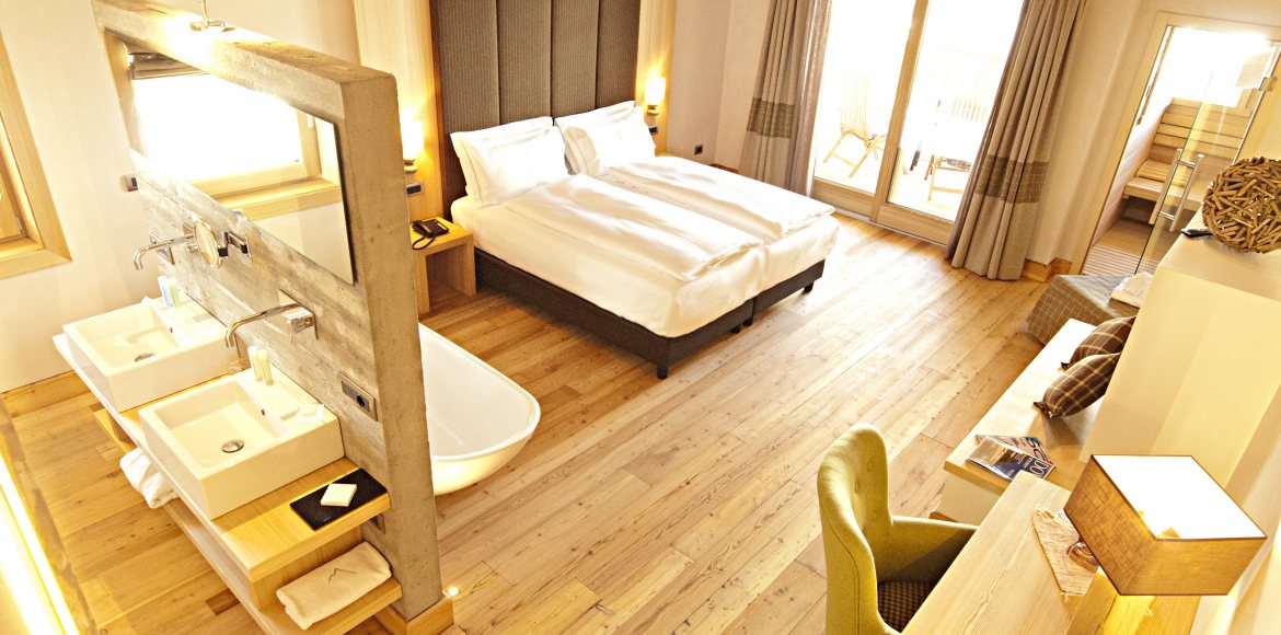 Hotel Larice - Via Botarel 40, Livigno 23041 - Room - Junior Suite 1