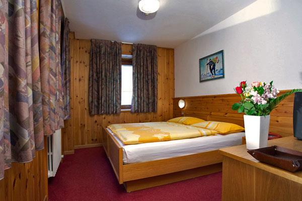 Hotel Livigno - Via Ostaria N.573, Livigno 23041 - Room - Standard  1