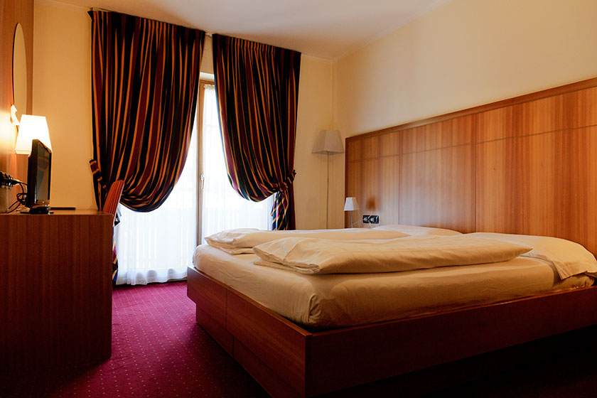 Hotel Touring - Via Plan N.117, Livigno 23041 - Room - Family room 1
