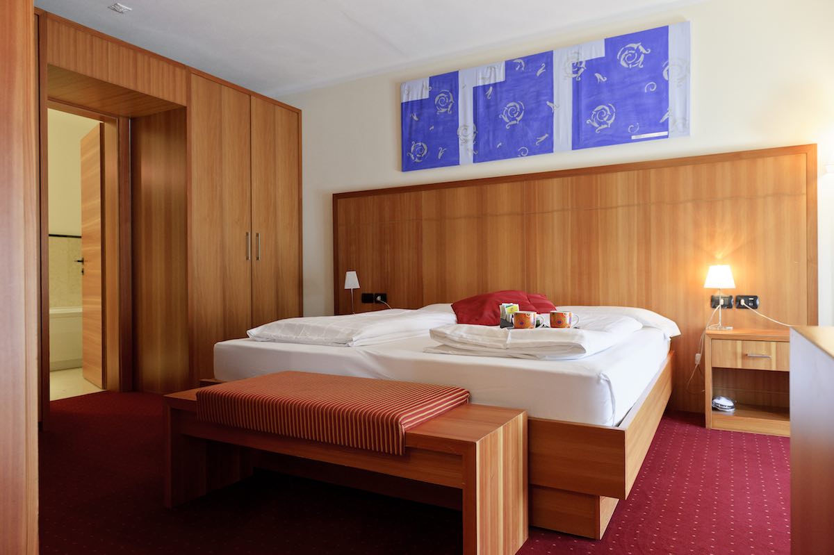 Hotel Touring - Via Plan N.117, Livigno 23041 - Room - Suite moderno 1