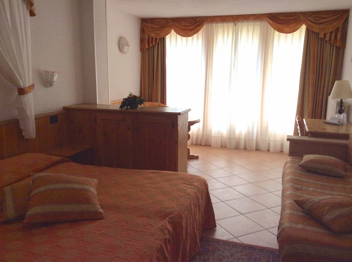 Hotel Bucaneve - Via SS 301 N.194, Livigno 23041 - Room - Junior suite 2