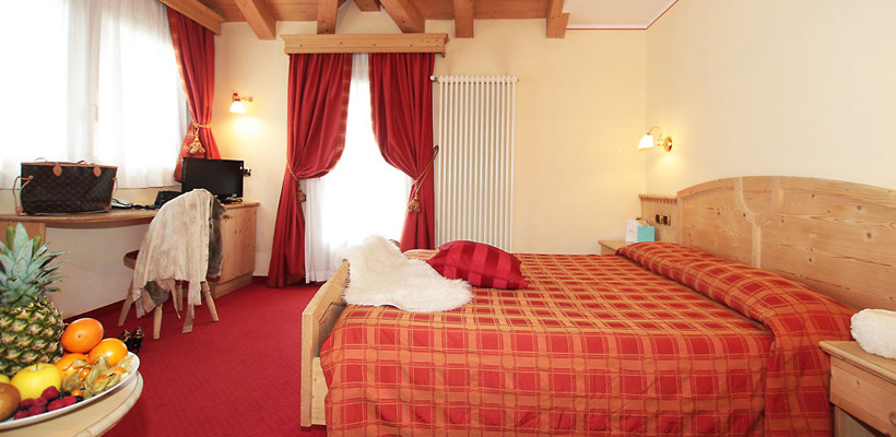 Hotel Cristallo - Via Rin, 232 - Room - Comfort 2