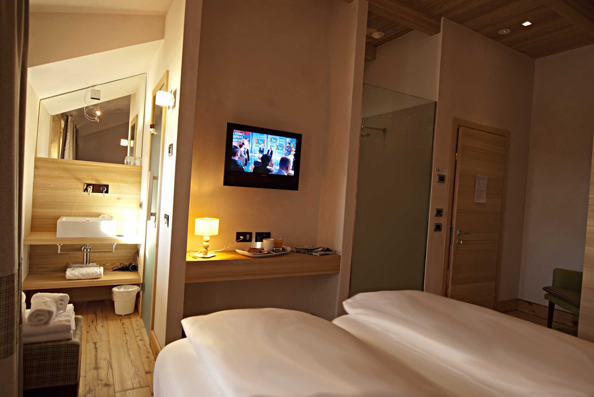 Hotel Larice - Via Botarel 40, Livigno 23041 - Room - Comfort 2