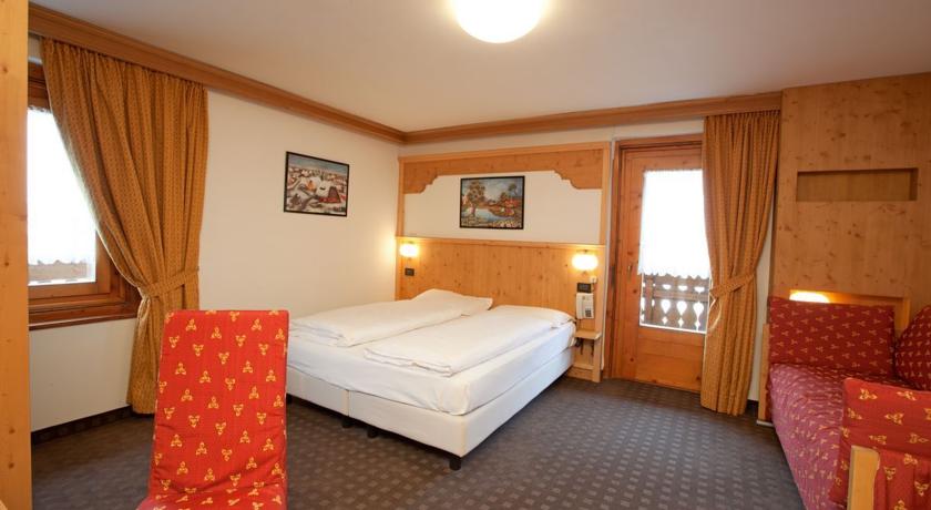 Hotel Piccolo Tibet - Via Rin N.420, Livigno 23041 - Room - Superior 2
