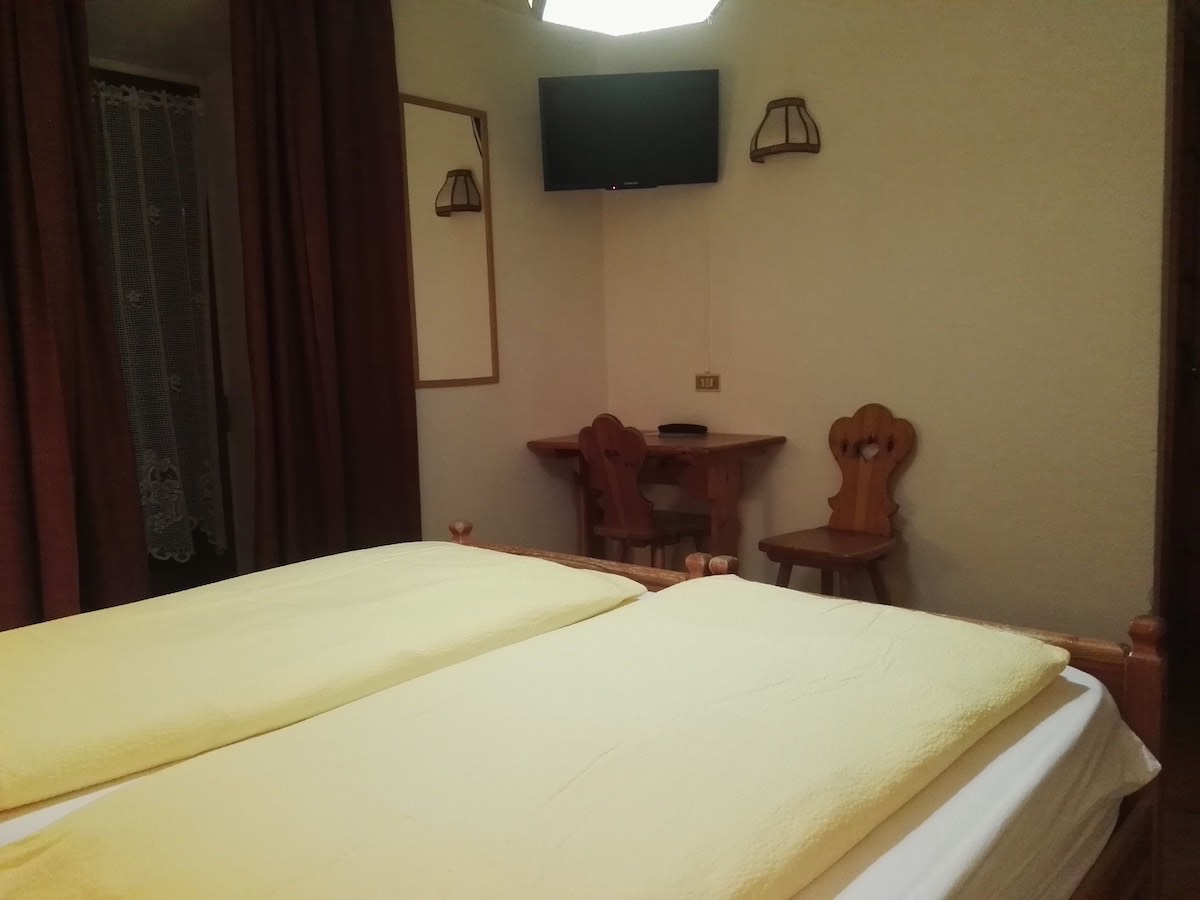 Garni al Silvestri Vei - Via Toiladel 10, Livigno, 23041 - Room - Room 2 2