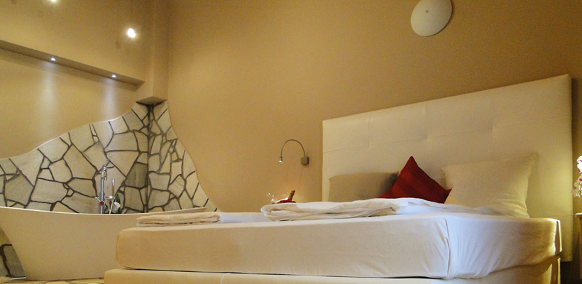 Hotel Cristallo - Via Rin, 232 - Room - Suite 3