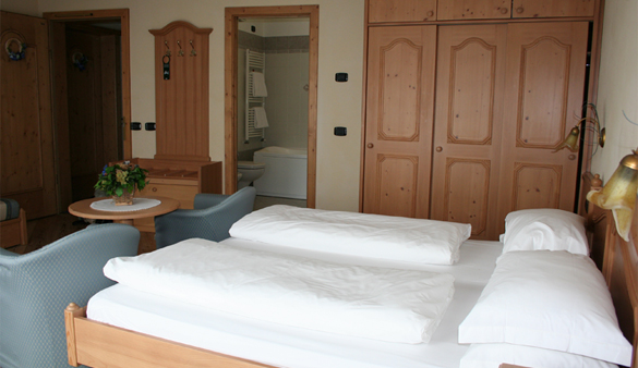 Hotel Flora - Via Tagliede N.98, Livigno 23041 - Room - Superior 3