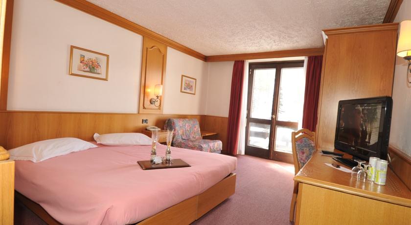 Hotel Intermonti - Via Gerus N.310, Livigno 23041 - Room - Classic 3
