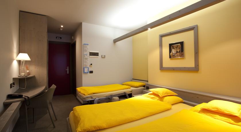 Hotel Marzia - Via Pedrana N.388, Livigno 23041 - Room - Superior 3