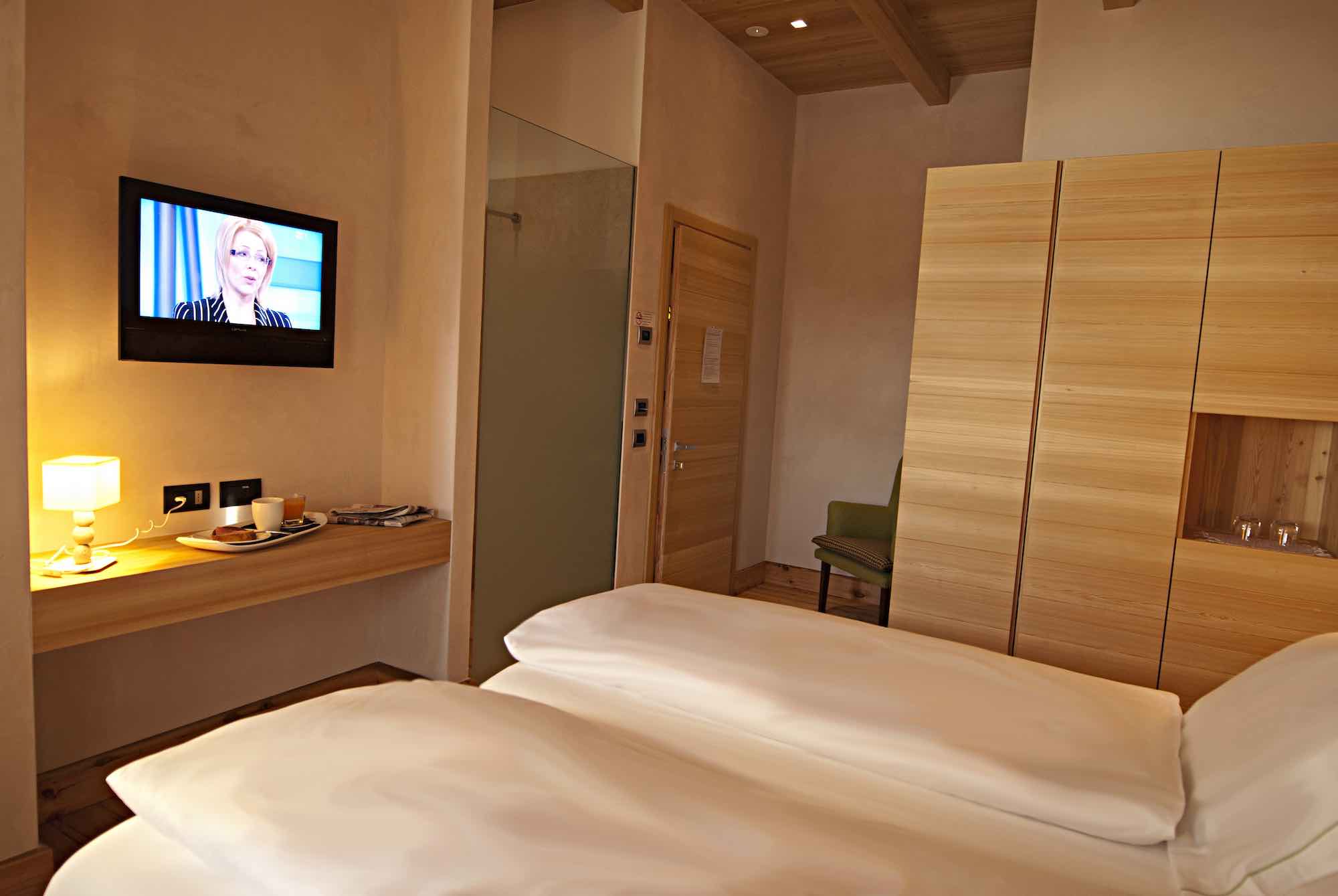 Hotel Larice - Via Botarel 40, Livigno 23041 - Room - Comfort 3