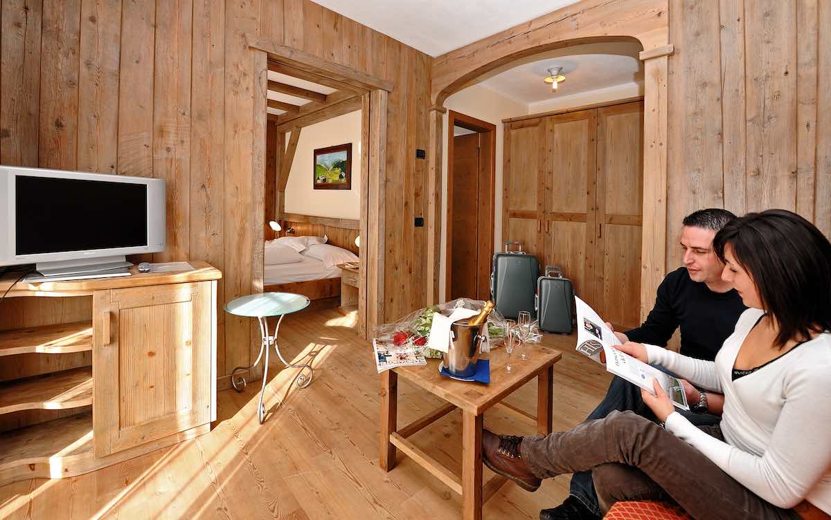 Hotel Touring - Via Plan N.117, Livigno 23041 - Room - Alpine Suite 3