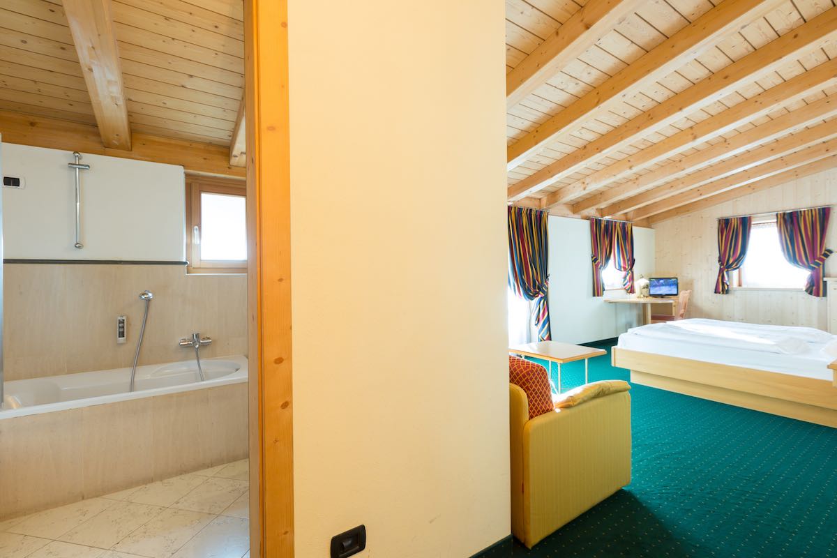 Hotel Touring - Via Plan N.117, Livigno 23041 - Room - Superior 3