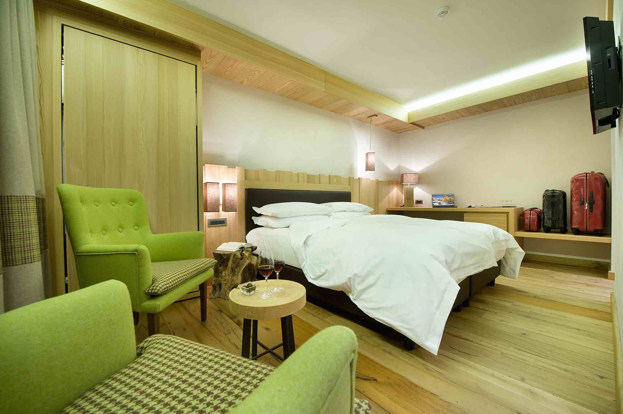 Hotel Larice - Via Botarel 40, Livigno 23041 - Room - Superior 4