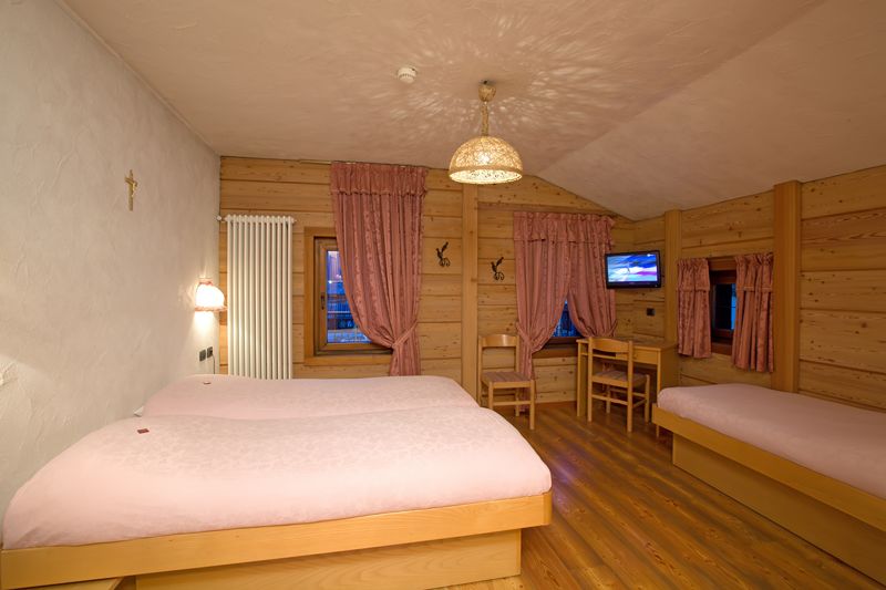 Hotel La Montanina - Via Pienz N.58, Livigno 23041 - Room - Standard  4