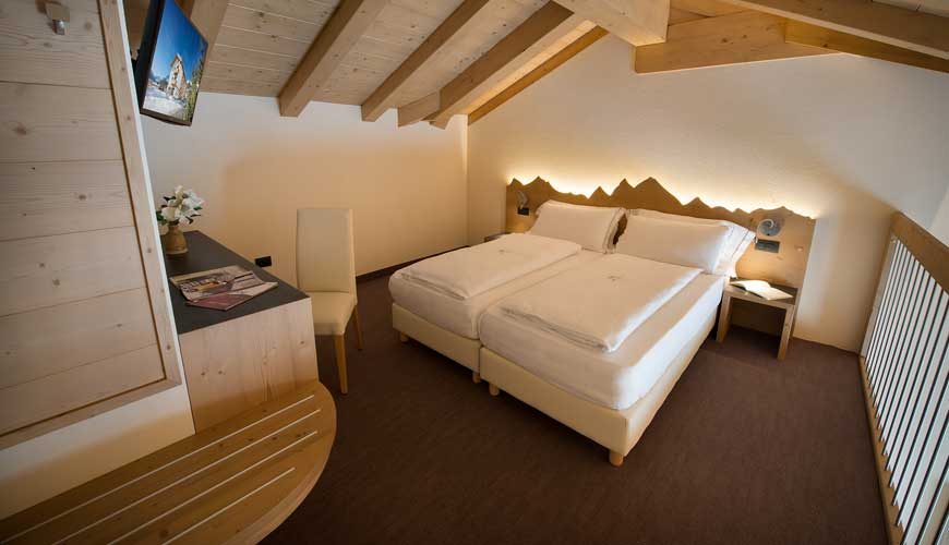 Hotel Silvestri - Via Toiladel 34, Livigno, 23041 - Room - Family X 4 4