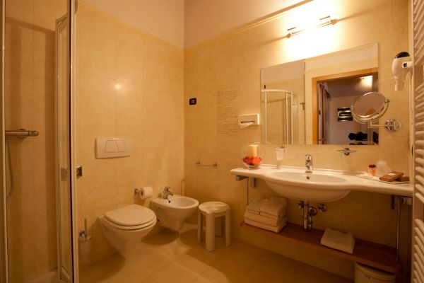 Hotel Amerikan - Via Florin N.77, Livigno 23041 - Room - Comfort 5