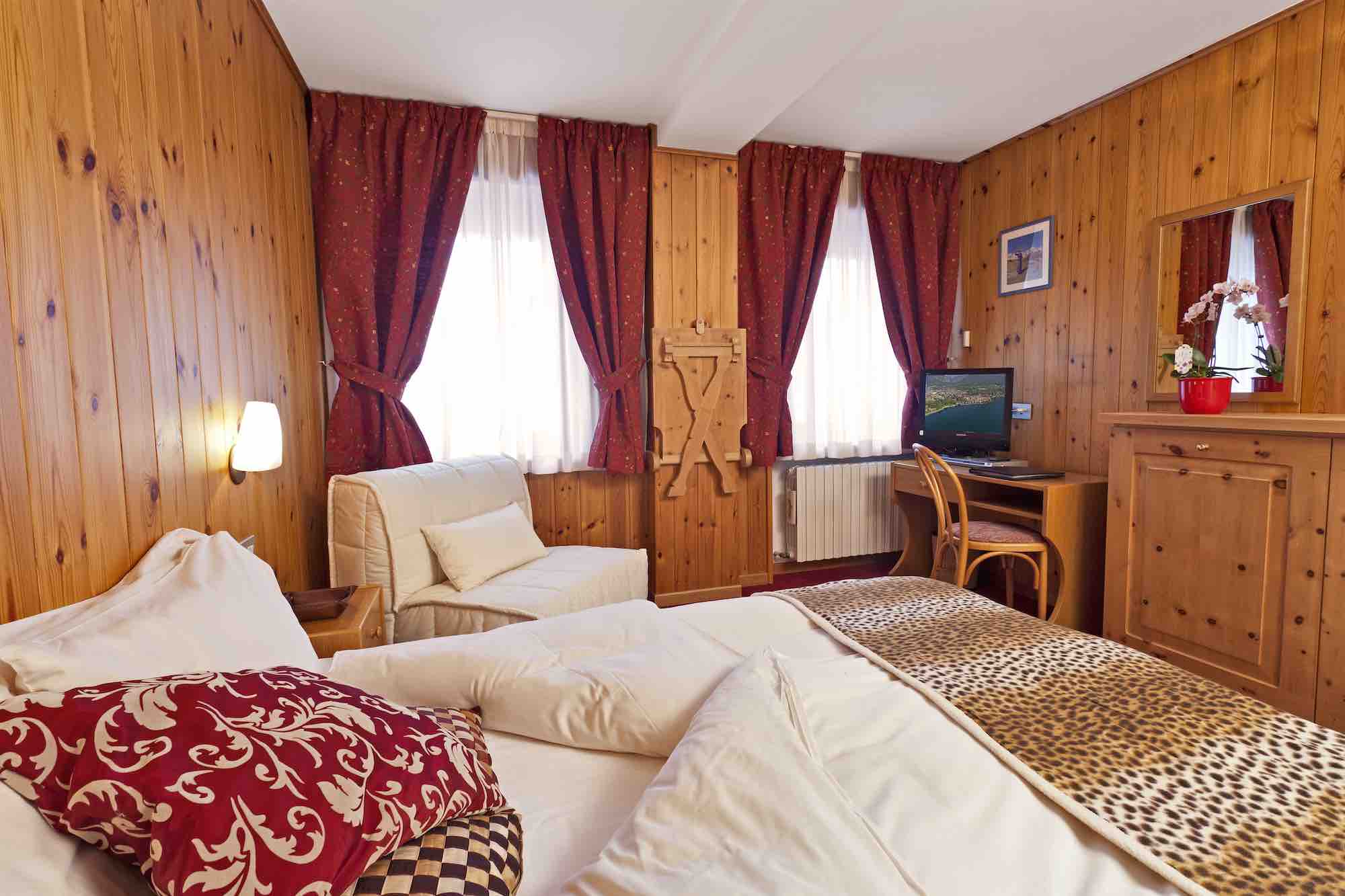 Hotel Livigno - Via Ostaria N.573, Livigno 23041 - Room - Comfort 5