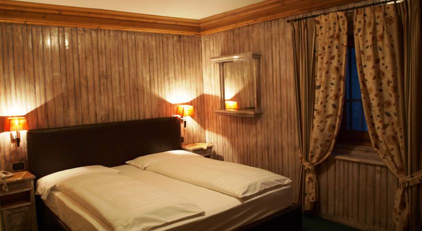 Hotel Alpina - Via Bondi N.15, Livigno 23041 - Room - Classic 6