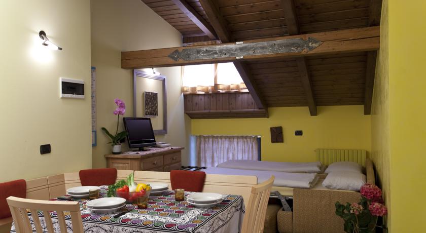 Hotel Marzia - Via Pedrana N.388, Livigno 23041 - Room - Family  6
