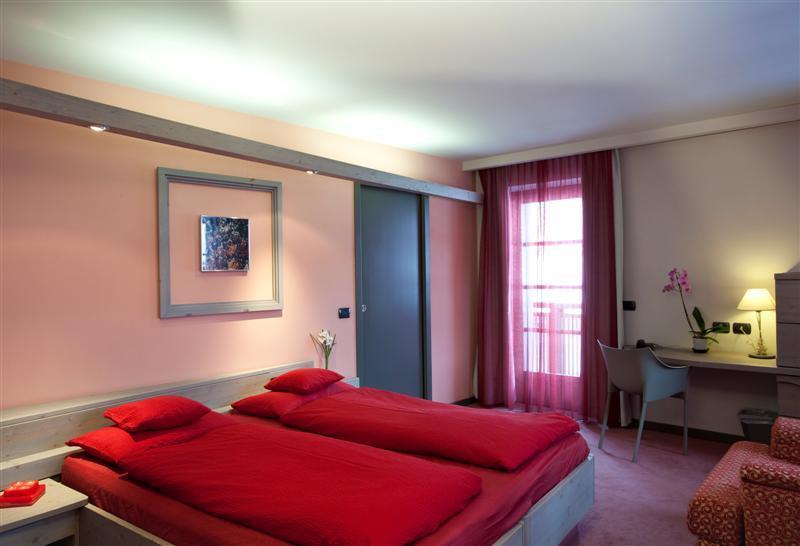 Hotel Marzia - Via Pedrana N.388, Livigno 23041 - Room - Superior 6