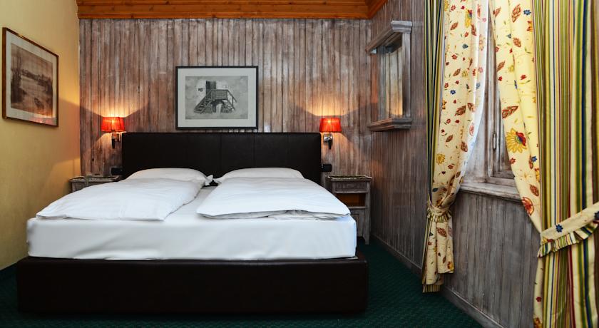 Hotel Alpina - Via Bondi N.15, Livigno 23041 - Room - Classic 7