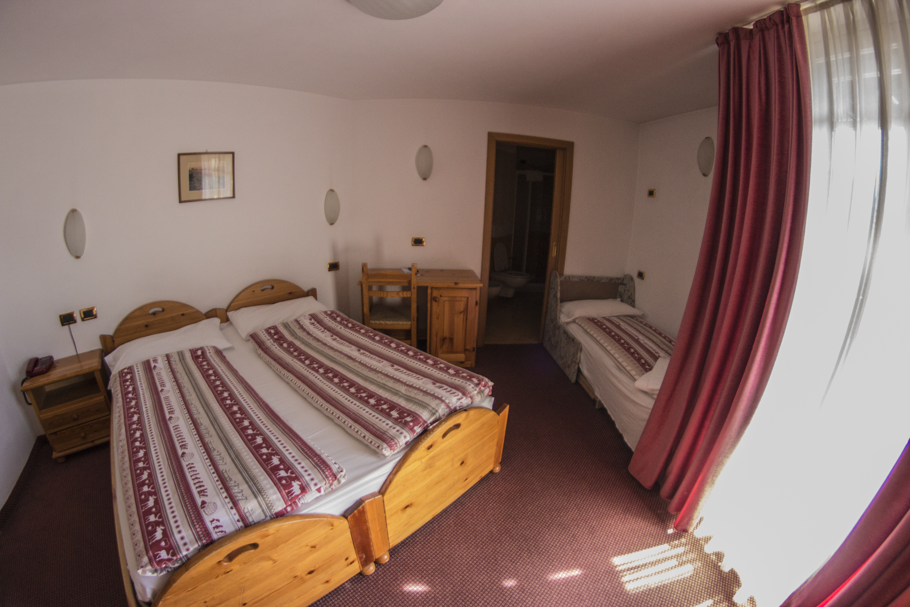 Hotel Alpenvillage - Via Gerus N.311, Livigno 23041 - Room - Tripla 2