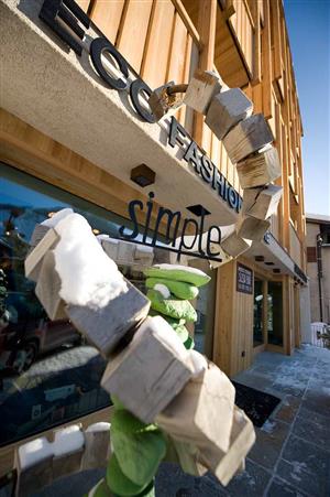 Simple - Eco Fashion Store - Via Ostaria, 176 2
