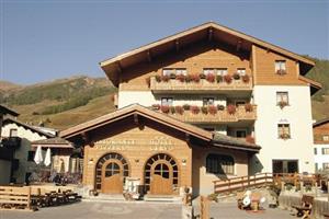 Hotel Cervo - Via Sant Antoni N.66, Livigno 23041 2